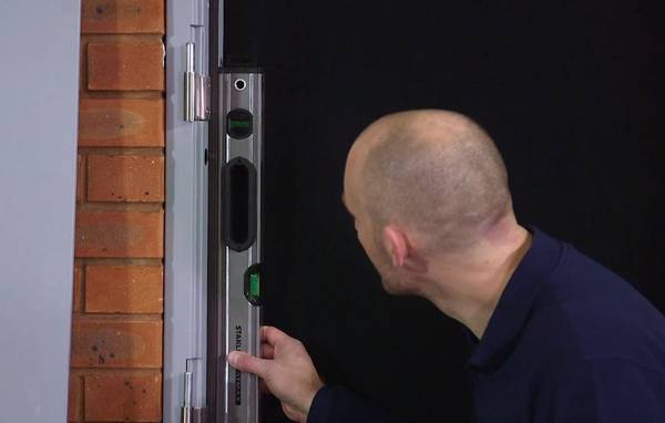 Ещё раз сверить положение короба