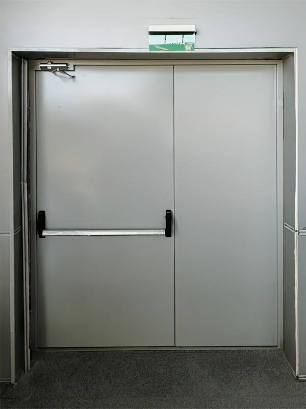 Двупольная дверь Антипаника, фото изнутри («Крокус Экспо»)