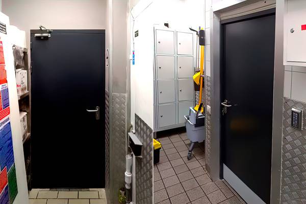 Огнеупорная дверь в подсобном помещении KFC (Комсомольская пл.)